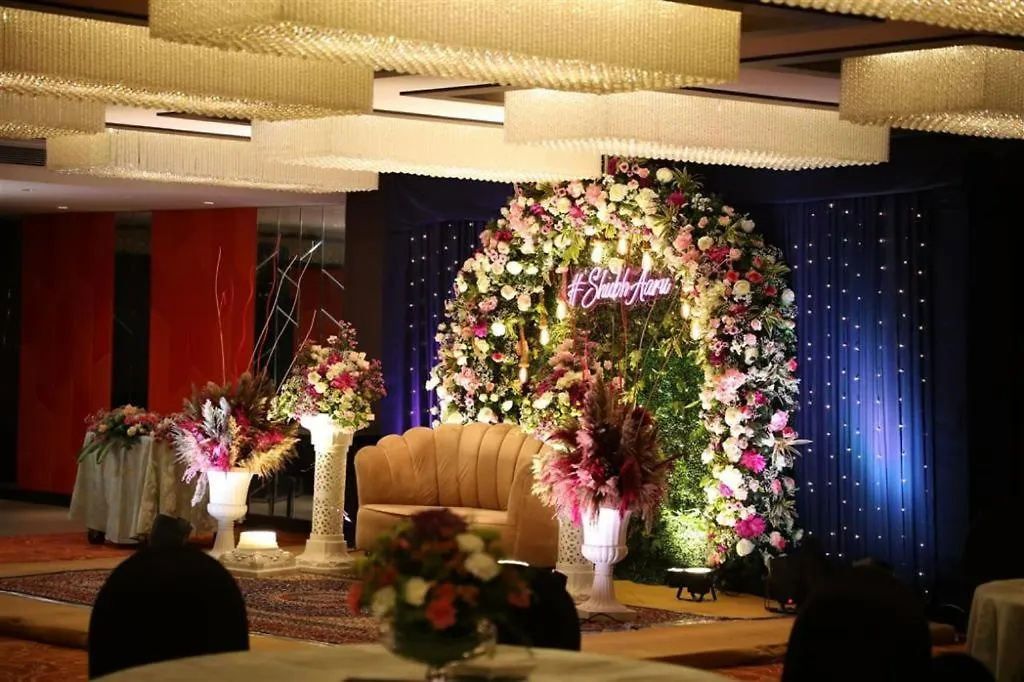Park Inn By Radisson Gurgaon Bilaspur Manesar Otel