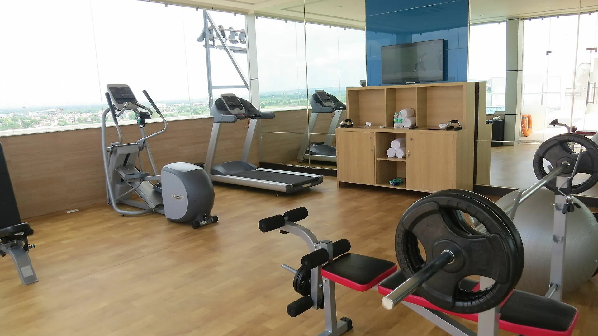 Park Inn By Radisson Gurgaon Bilaspur Manesar Otel